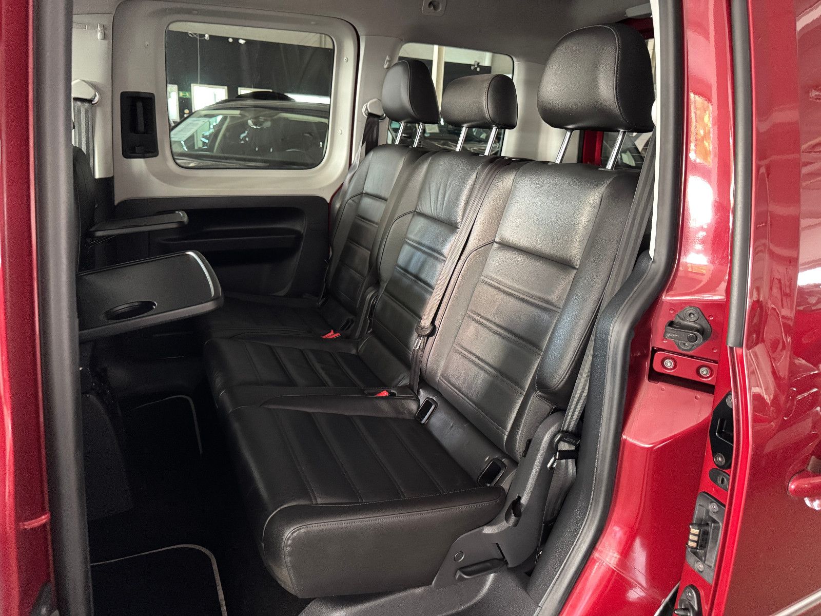 Fahrzeugabbildung Volkswagen CADDY MAXI 1.4 TGI HIGHLINE SPORTPAKET ACC VOLL