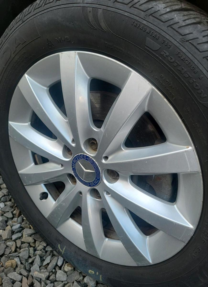 Mercedes-Benz B180 2015 — photo 13