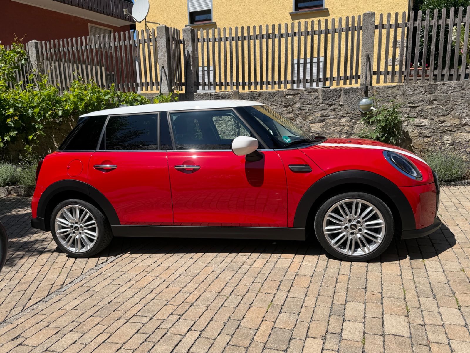 MINI Cooper MINI Yours Trim Steptronic MINI Yours...