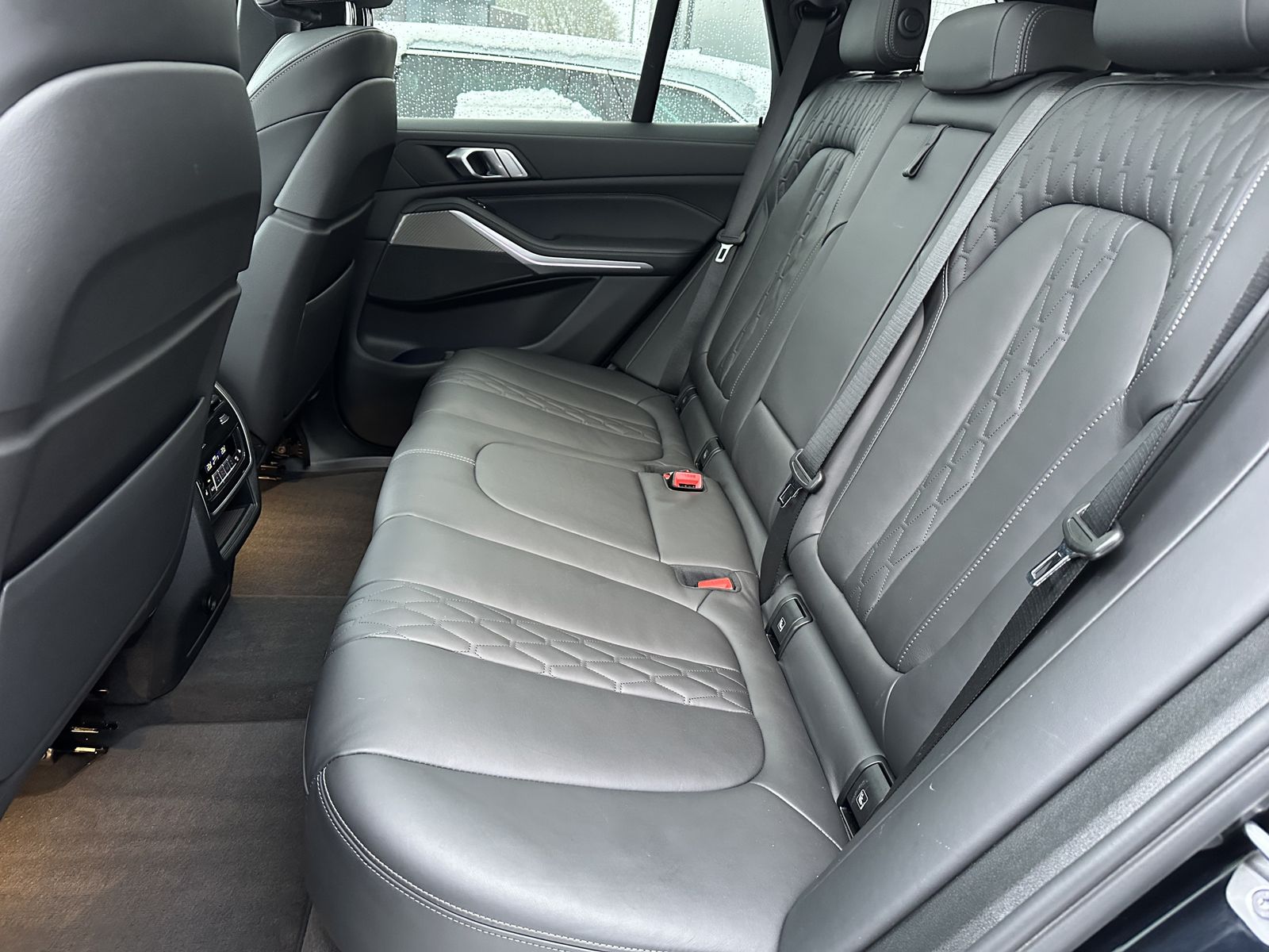 Fahrzeugabbildung BMW X5 xDrive30d M-Sport NAV+LED+PANO+360°+HEAD-UP