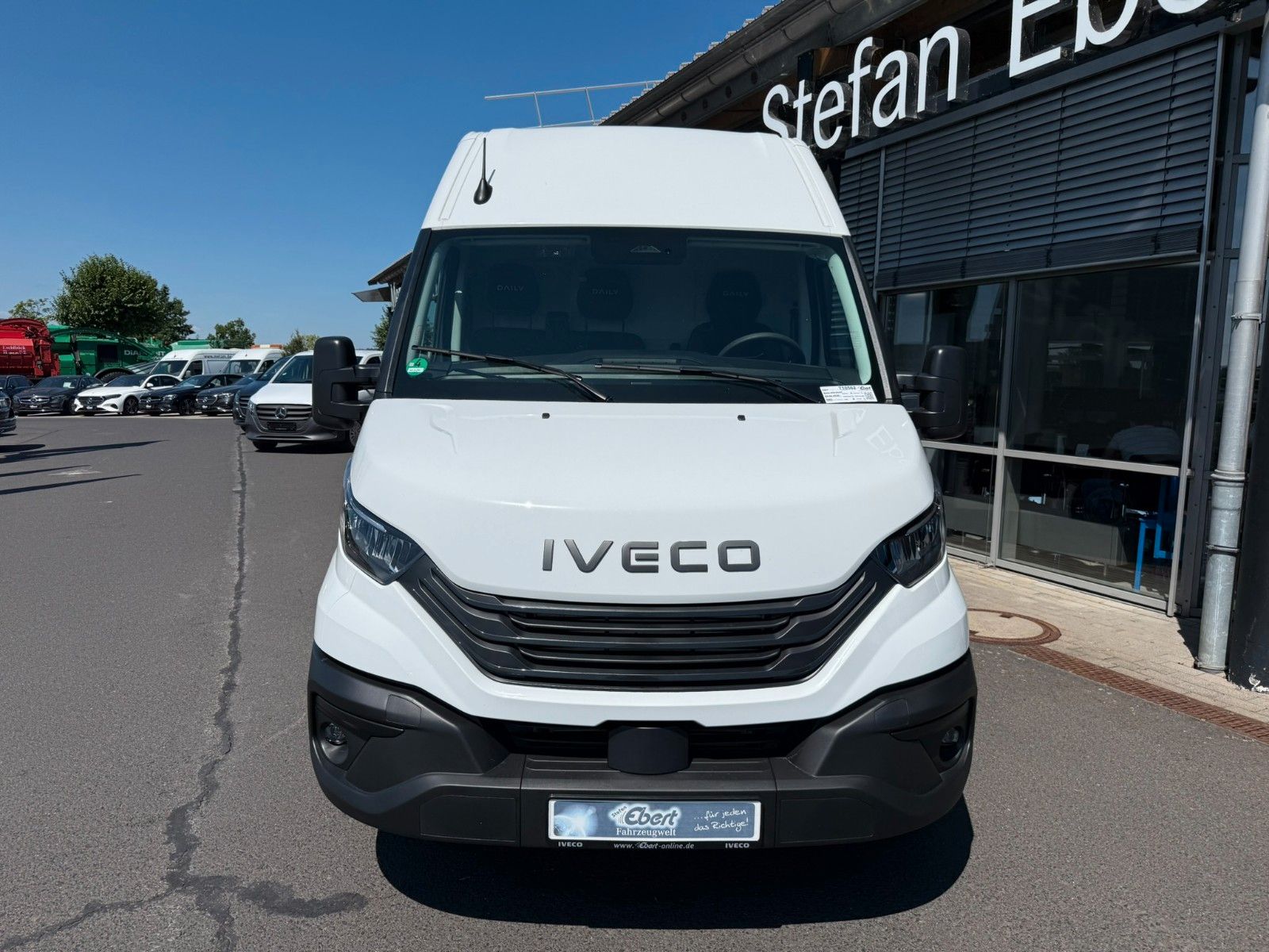 Fahrzeugabbildung Iveco Daily 35S18HA8 V Kastenwagen *R 3.520*AHK*