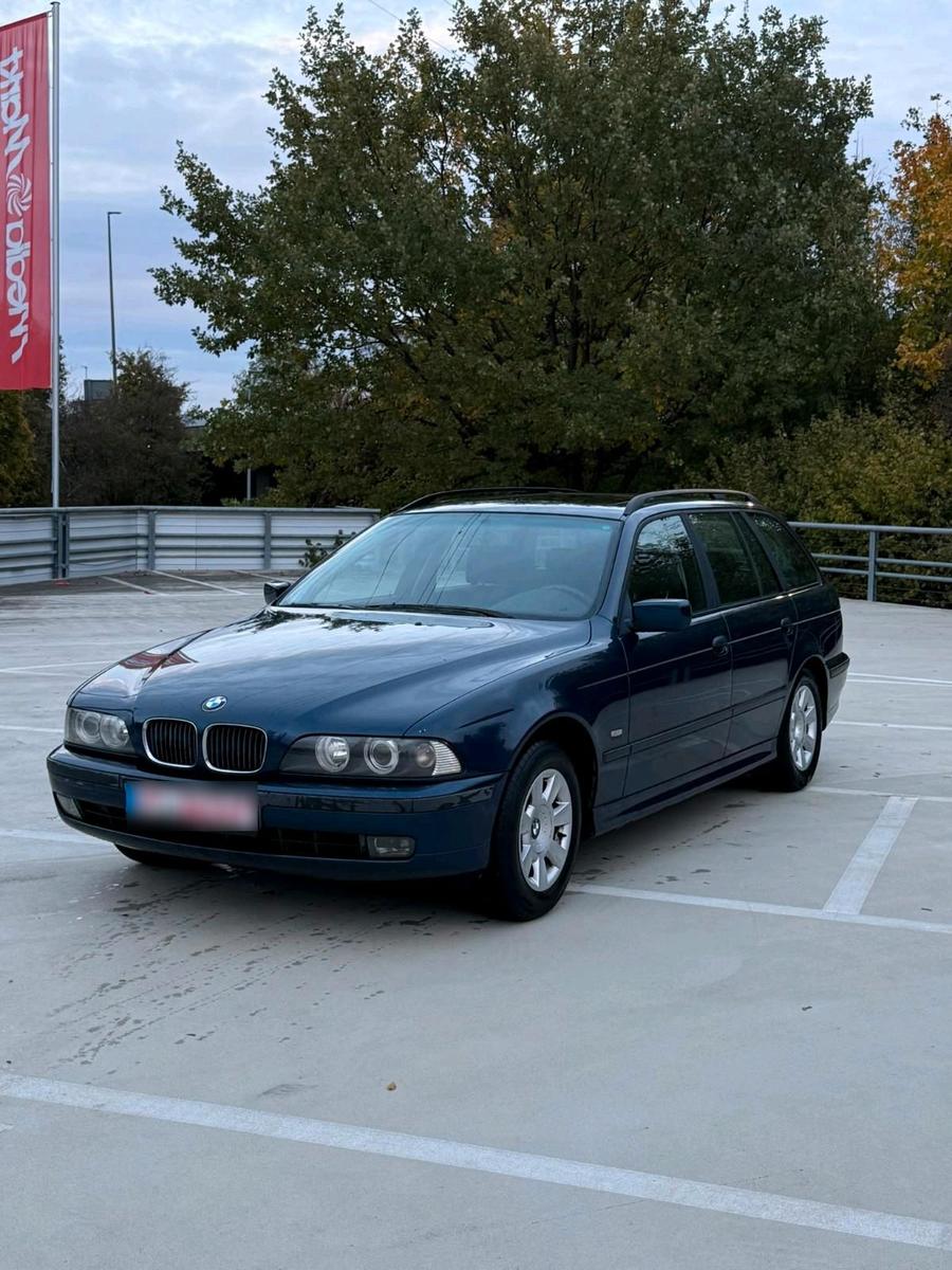 BMW 523