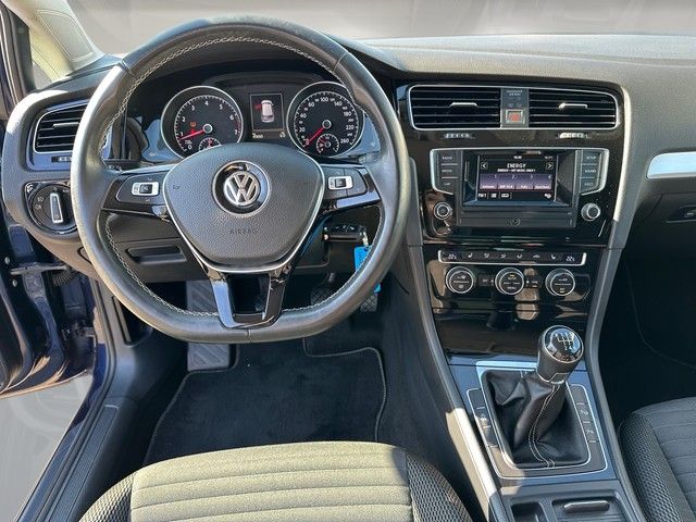 Fahrzeugabbildung Volkswagen Golf VII 1.2TSI "Cup" PARKLENK+SITZHZG+KLIMAAUT+