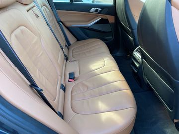 BMW X5 M50d Gestiksteuerung Head-Up