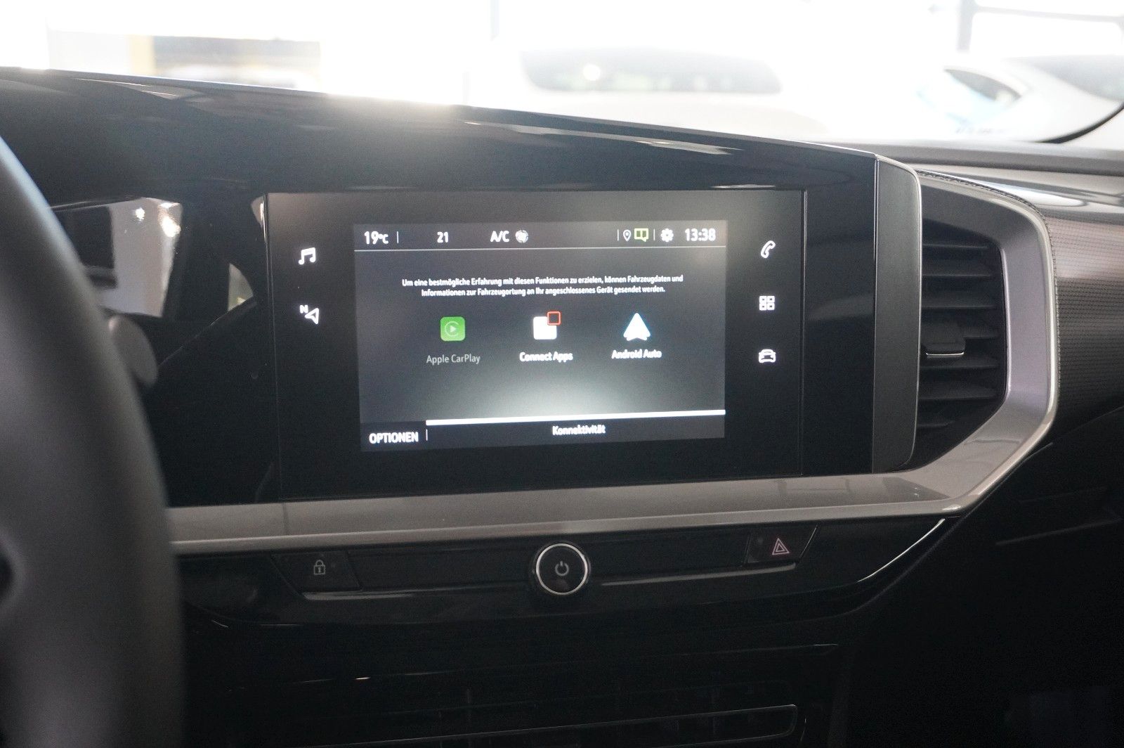 Fahrzeugabbildung Opel Mokka ELEGANCE 1.2T NAVI/LED/KAMERA/SPORT/VIRT.