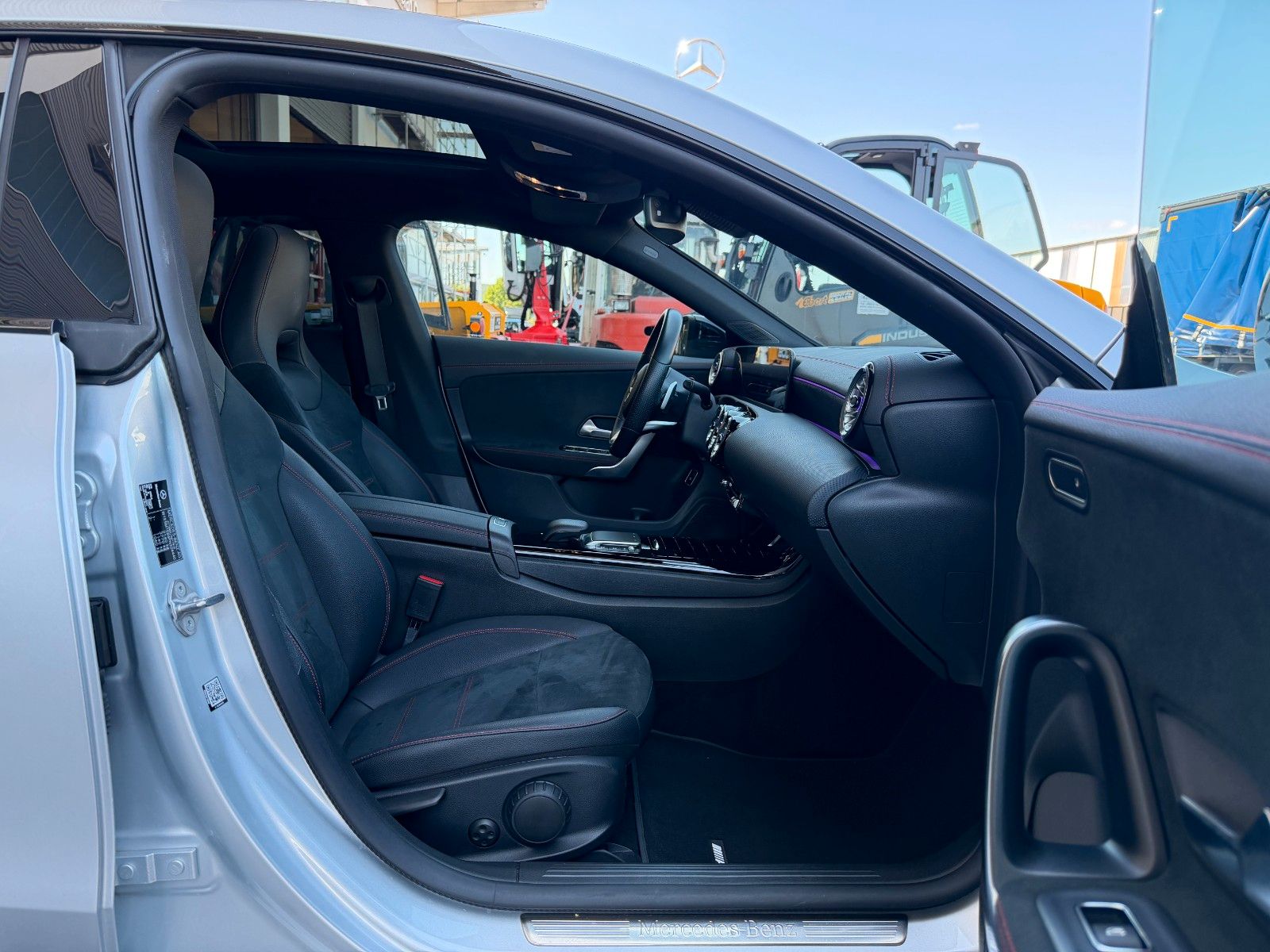 Fahrzeugabbildung Mercedes-Benz CLA 220 D SB AMG R-Kamera+Pano+DISTR+MBEAM+Ambie