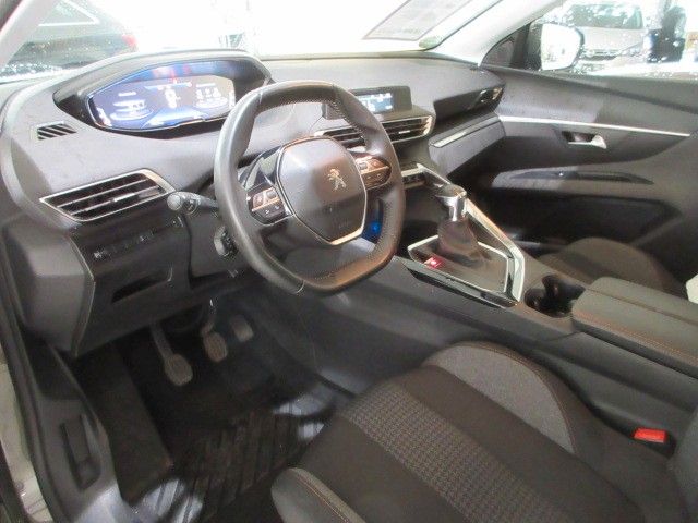Fahrzeugabbildung Peugeot 5008 Basis 1.5D LED/AHK/PDC/TEMPOMAT