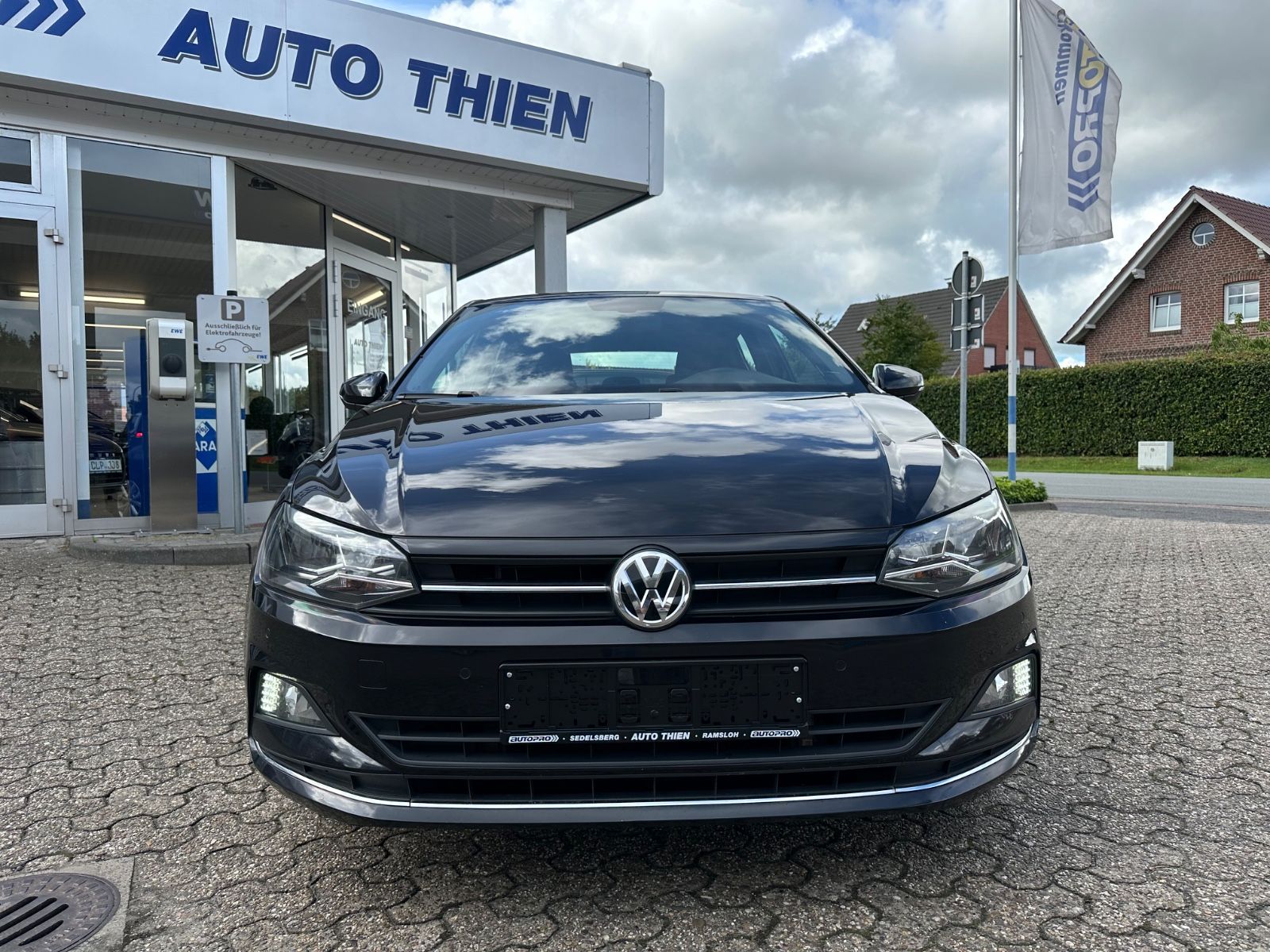 Fahrzeugabbildung Volkswagen Polo 1.6 TDI Highline Navi/SHZG/ParkAssist/BT
