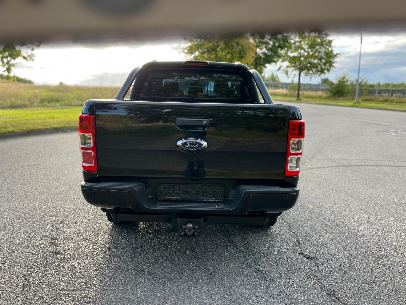 Fahrzeugabbildung Ford Ranger Limited Doppelkabine 4x4/AirSuspension