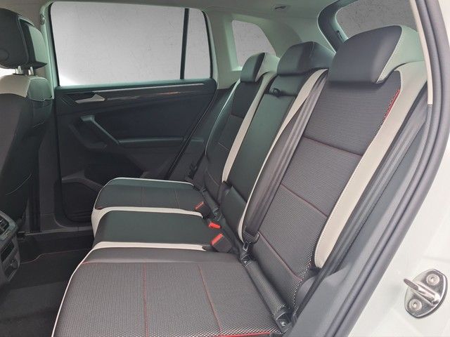 Fahrzeugabbildung Volkswagen Tiguan TDI Urban-Sport DSG 4M R-Line LED AHK Nav