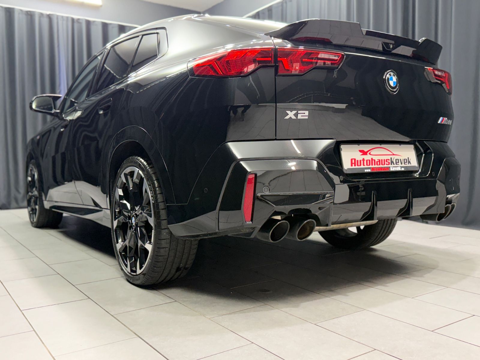 Fahrzeugabbildung BMW X2 M35 i xDrive|M-SPORT PRO|NAVI|HEAD-UP|21 ZOLL