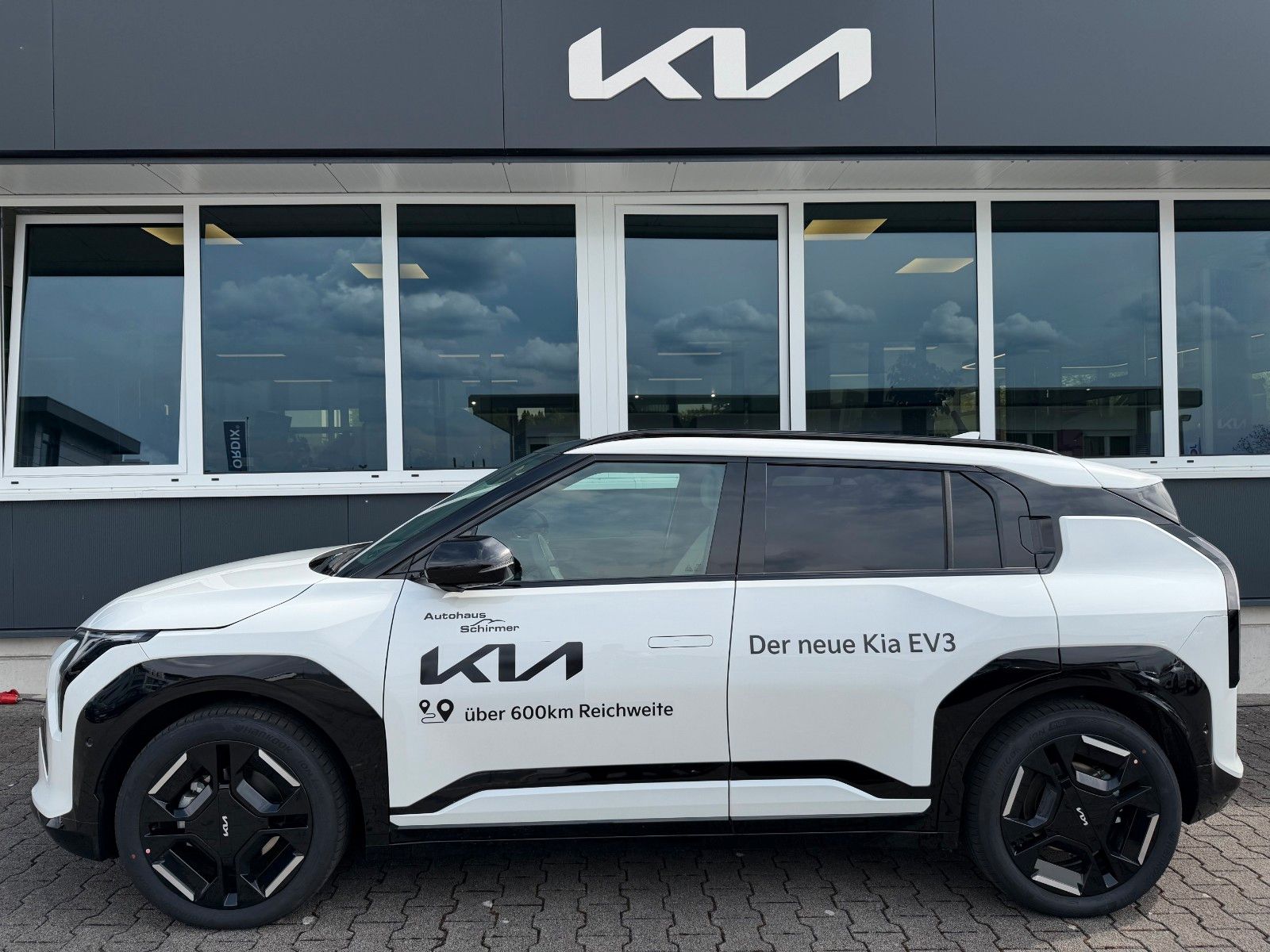 Fahrzeugabbildung Kia EV3 81,4 GT-Line  DWP COM Glasdach