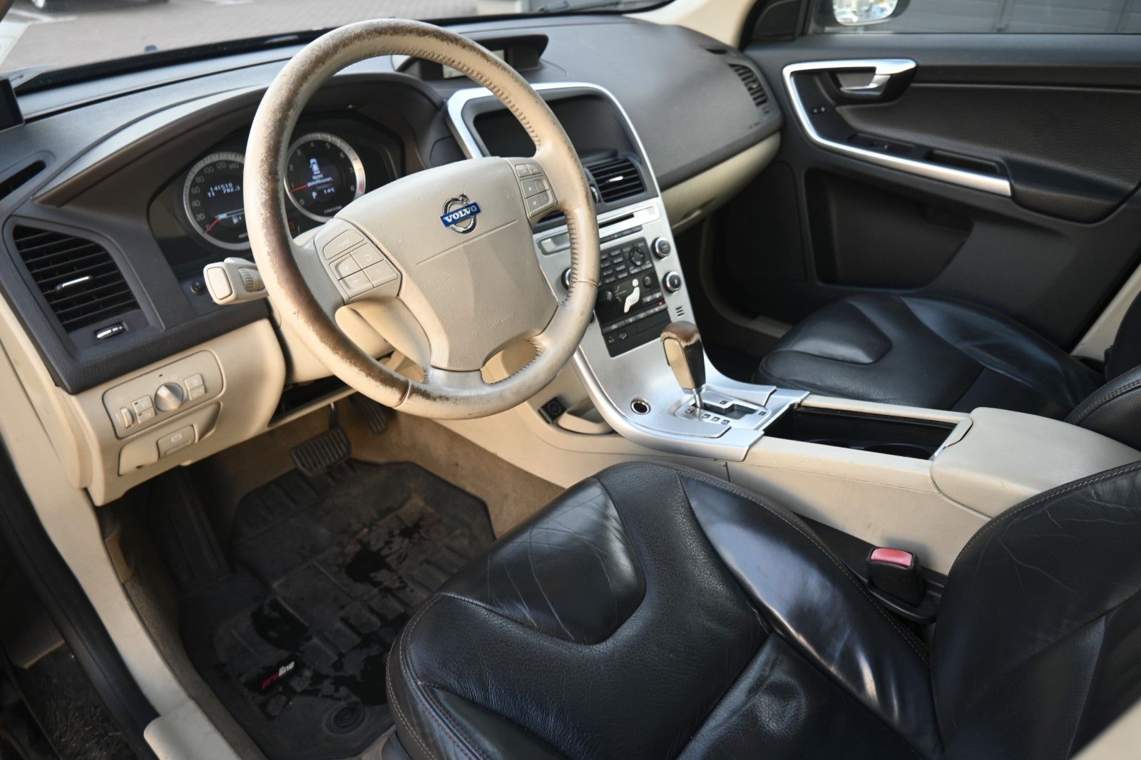 Fahrzeugabbildung Volvo XC60 3.2L 6-Zylinder