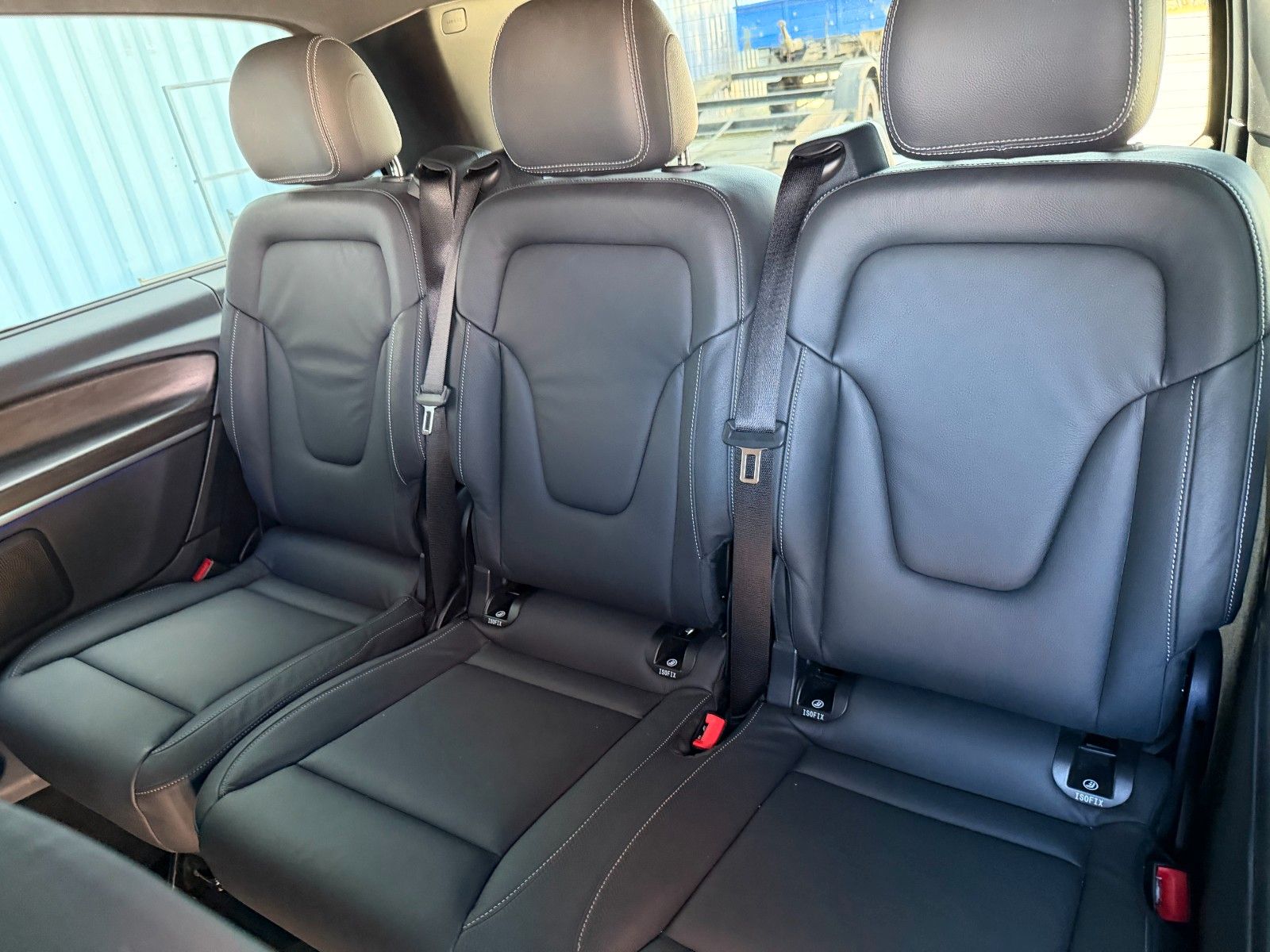 Fahrzeugabbildung Mercedes-Benz V 300 d 4MATIC AVA Extral AHK DISTRONIC Standh