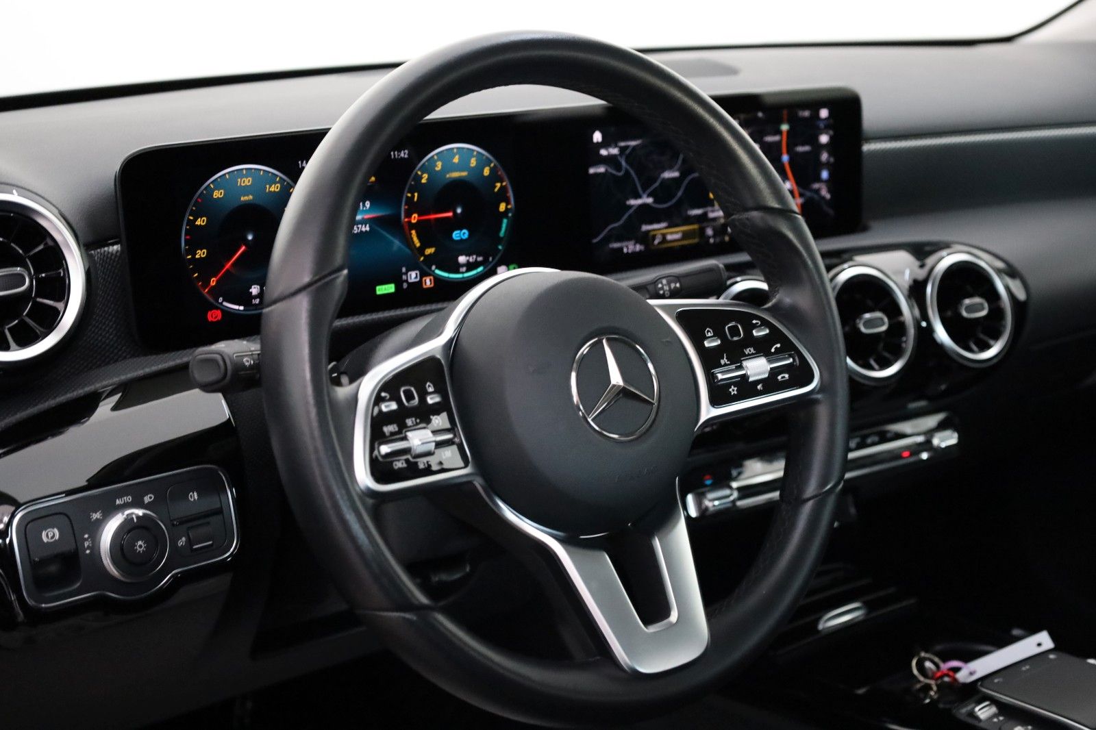 Fahrzeugabbildung Mercedes-Benz A 250 e Progressive,T.Leder,Navi,LED,SH, SR+WR