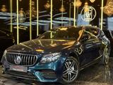 Mercedes-Benz E 400 4Matic T-Modell*LUFT/KEYLESS/360*/MEMORY - mit Benzin-Antrieb: Grün, Sportfahrwerk