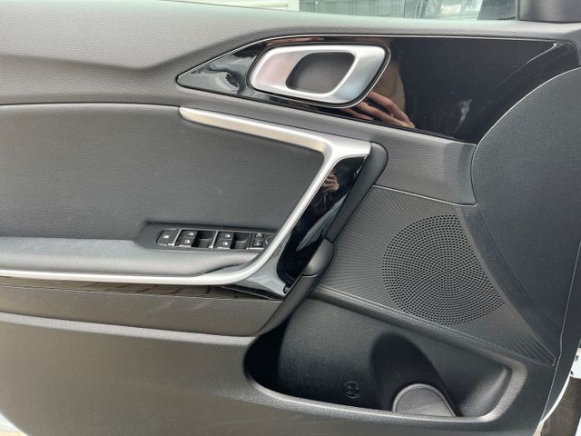 XCeed 1.6 PHEV DCT6 VISION KOMFORT NAVIGATION DR