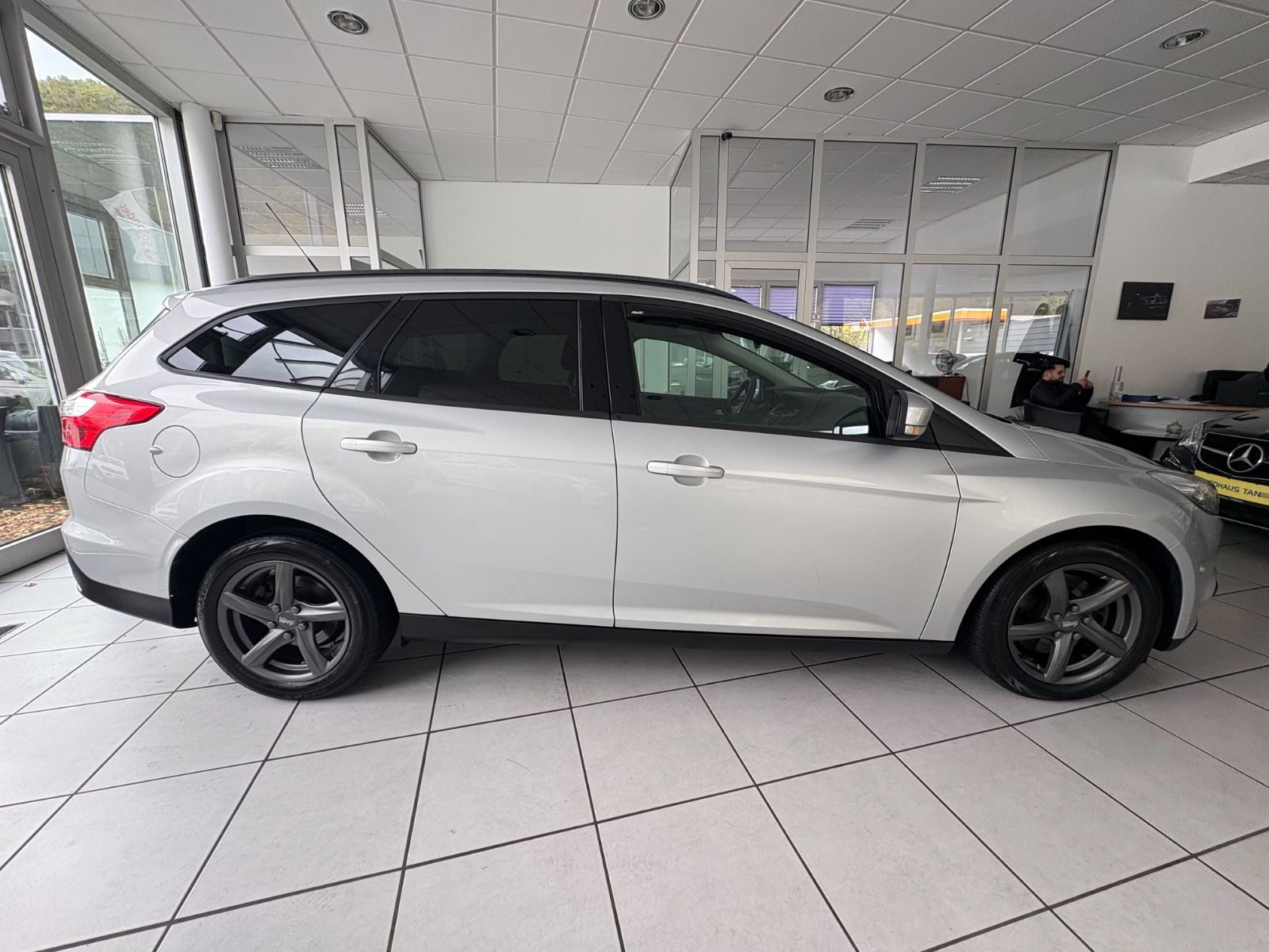 Fahrzeugabbildung Ford Focus Turnier Champions Edition AUTOMATIK