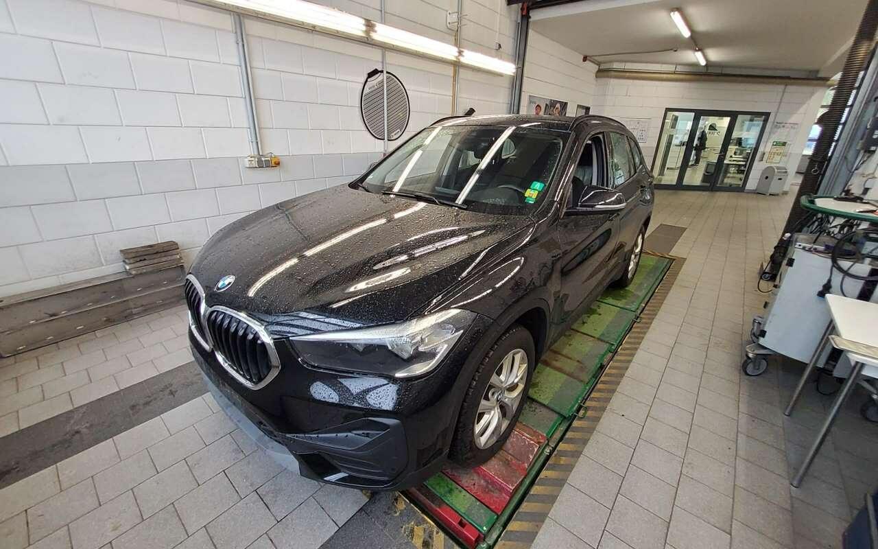 BMW X1 xDrive 18 d Advantage AHK Service "neu"