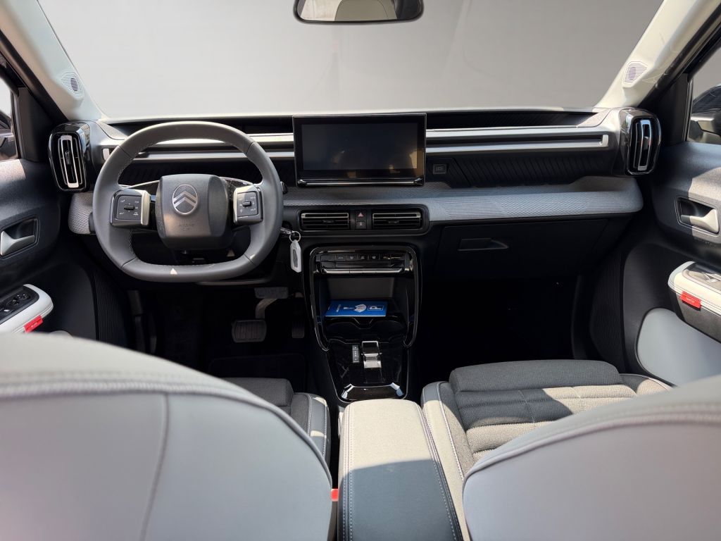 Fahrzeugabbildung Citroën e-C3 Aircross 113 Standard-Range MAX