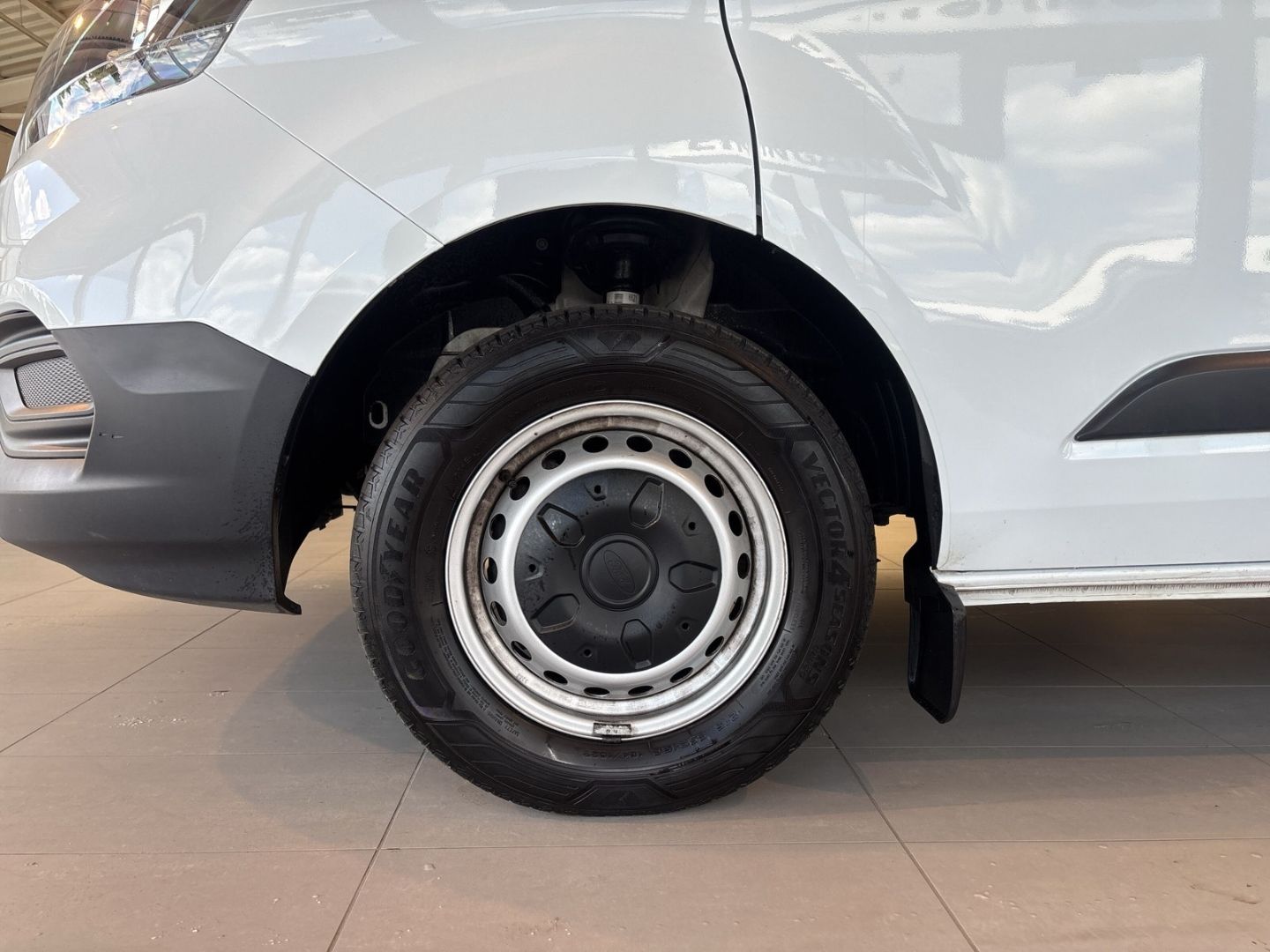 Fahrzeugabbildung Ford Transit Kasten 280 L1 Trend DAB Notbremsass. Tem
