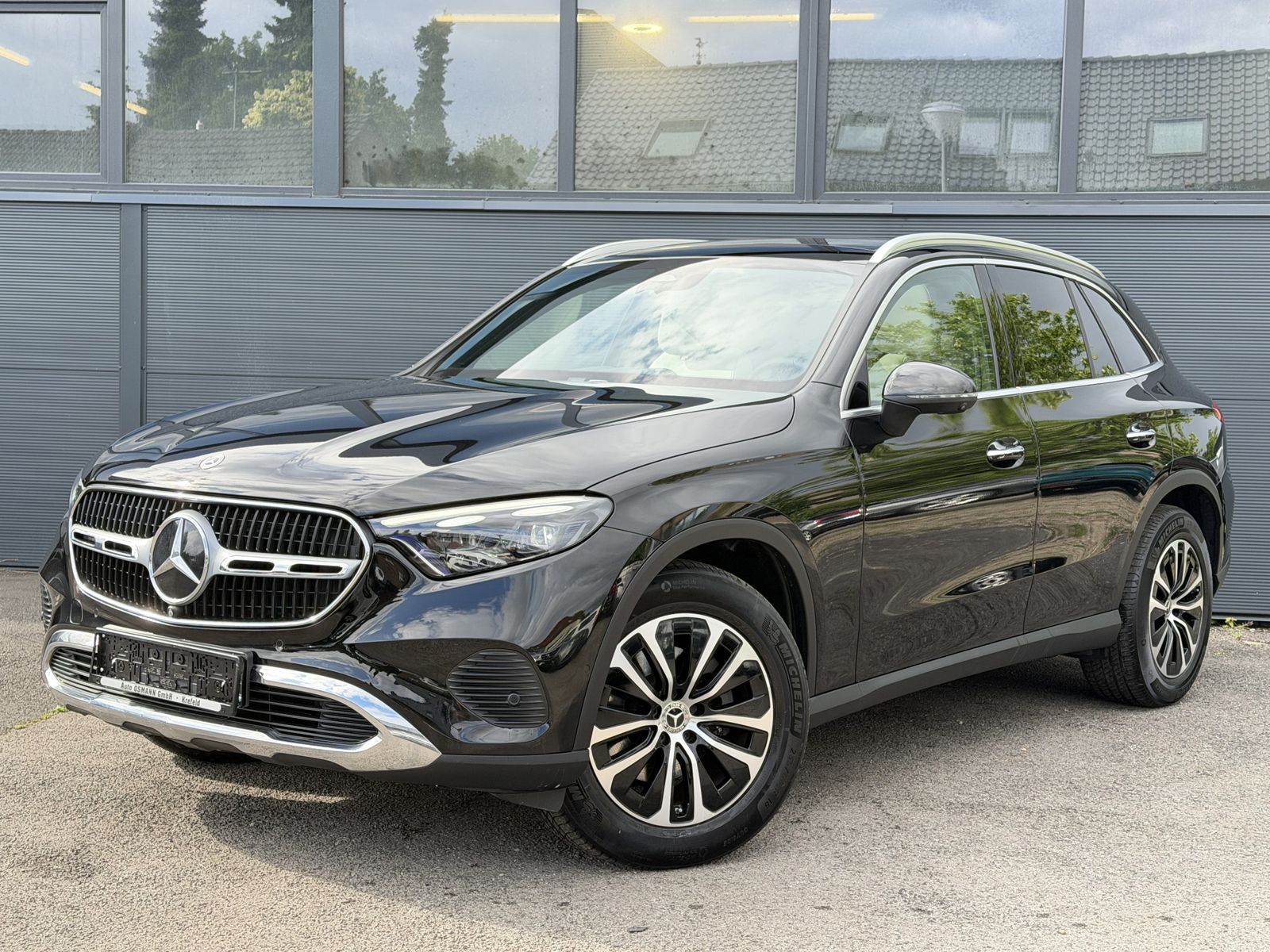 MERCEDES-BENZ GLC 220 d 4MATIC Avantga AIRMATIC HUD PANO 360°