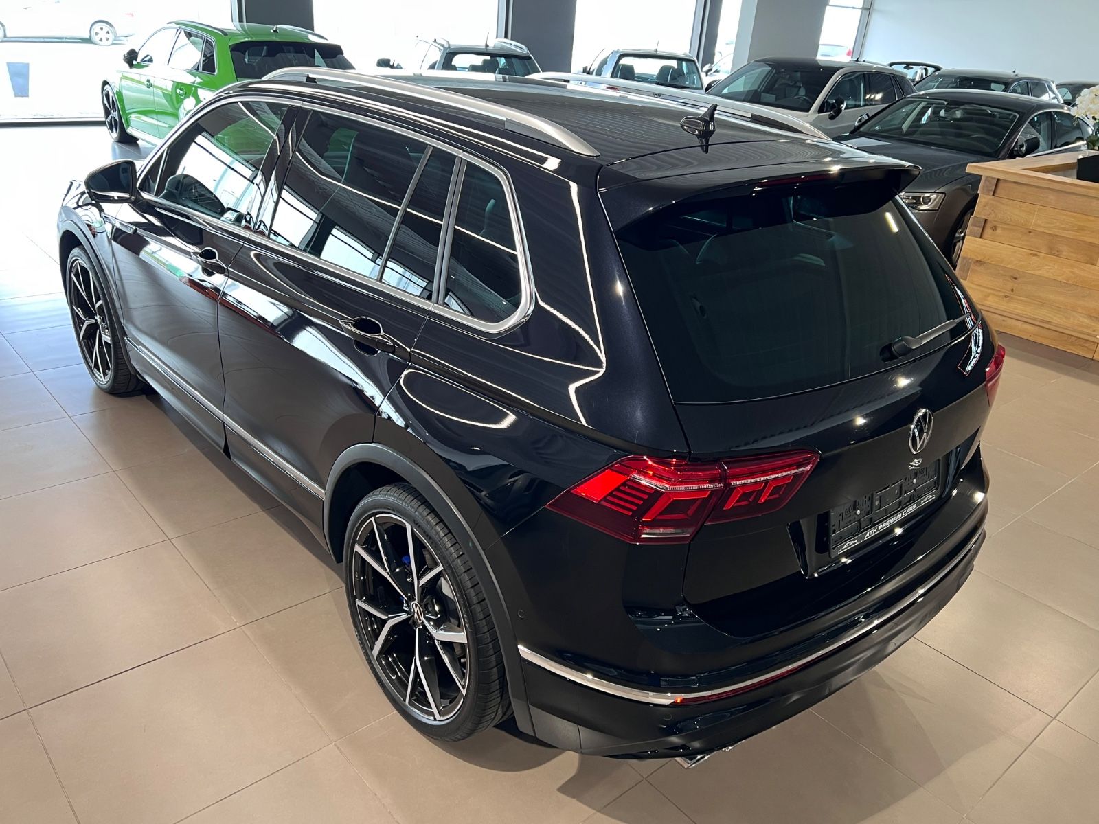 Volkswagen Tiguan 2.0TSI DSG 4MOTION R AHK SCHALEN 4xKAMERA foto 17