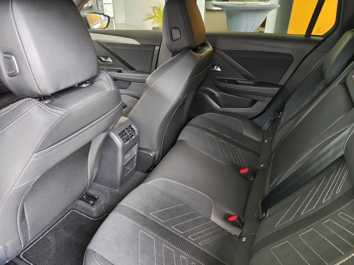 Opel Astra Electric Sports Tourer