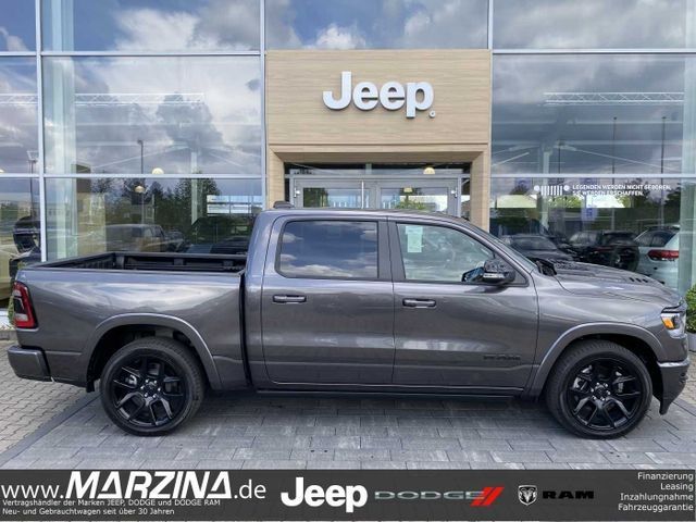 Dodge RAM 1500 Laramie Night 5,7 V8 Kamera Pano Gas So