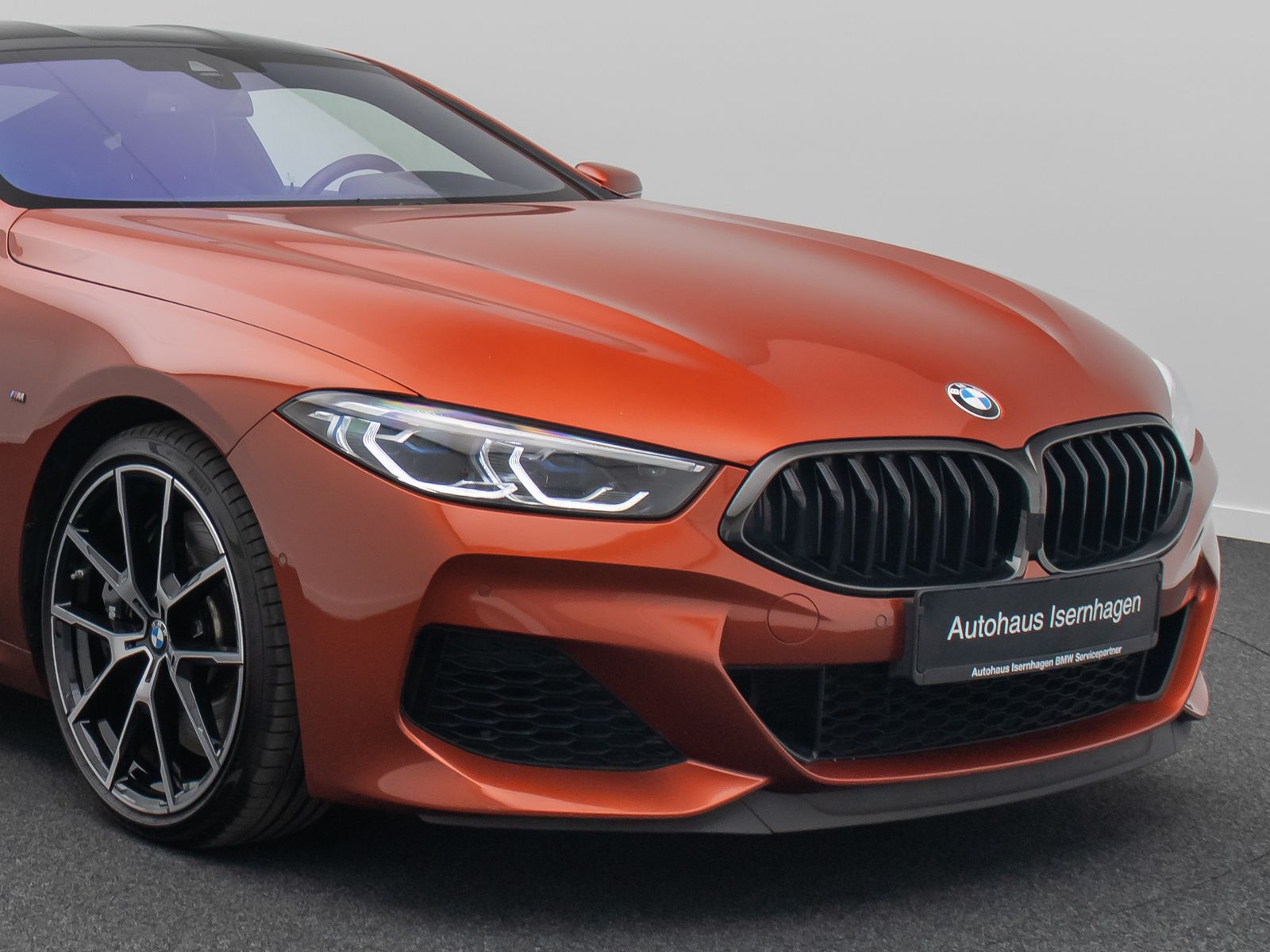 Fahrzeugabbildung BMW M850i xD Laser Kamera HUD DAB H/K SoftCL 20Zoll