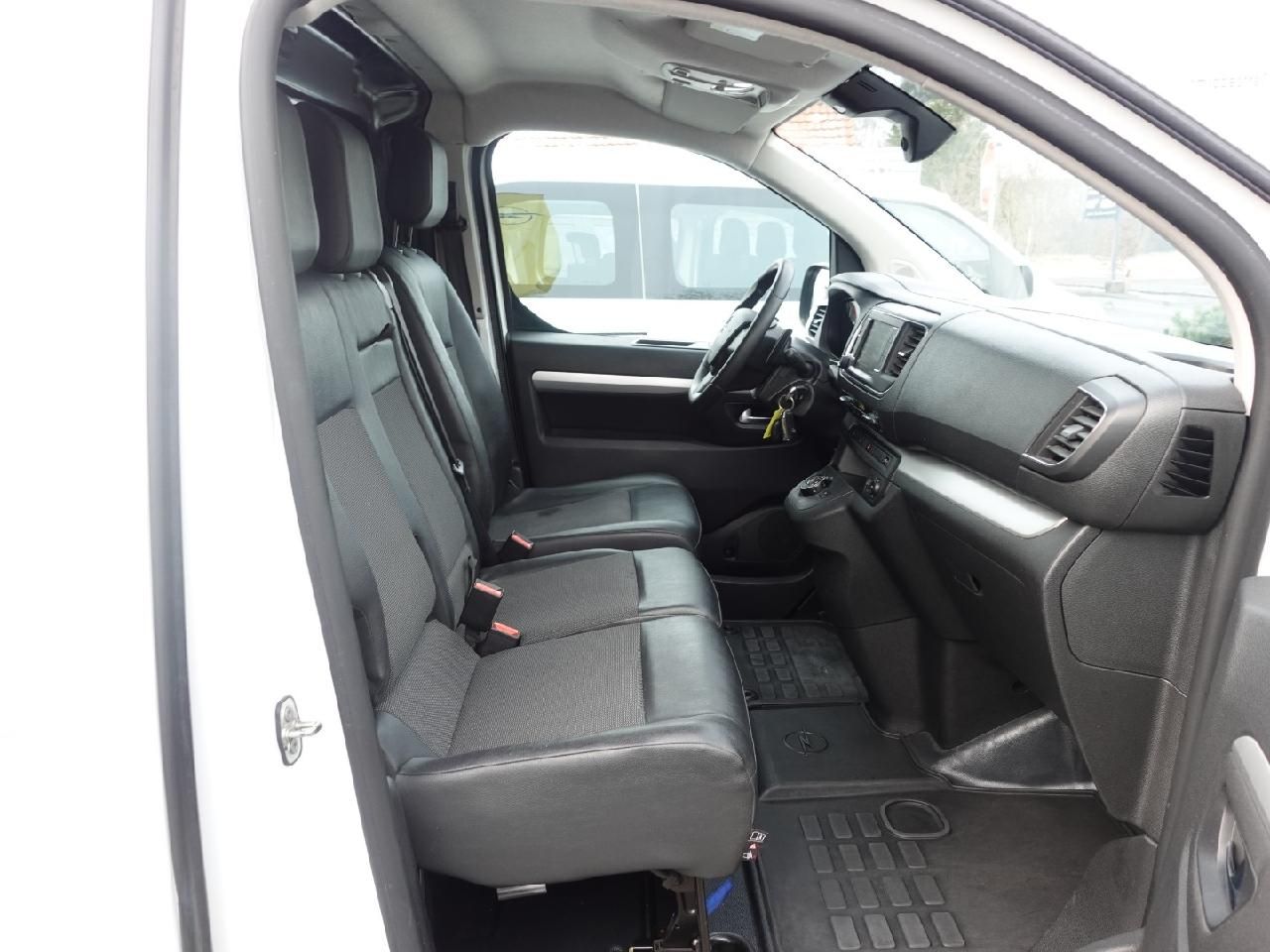 Fahrzeugabbildung Opel Vivaro Kasten 2,0 Edition M Standheizung Automat