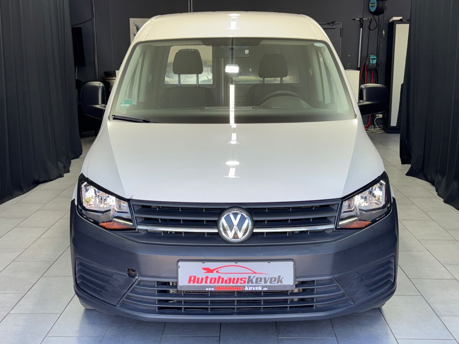 Fahrzeugabbildung Volkswagen Caddy Maxi Kasten 2.0TDI BMT|NAVI|TÜV 06/2026