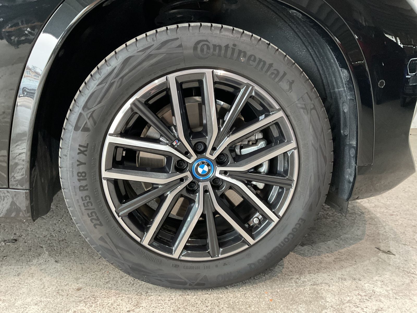 Fahrzeugabbildung BMW X1 xDrive25e M Sportpaket Head-Up HK HiFi