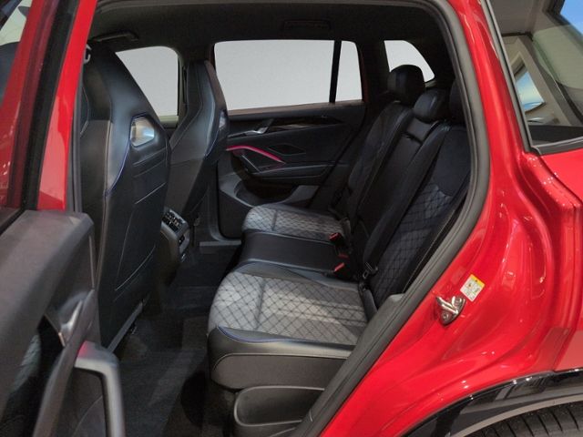 Tiguan 2.0 TDI DSG R-LINE AHK+NAVI.+ACC+HEAD-UP+