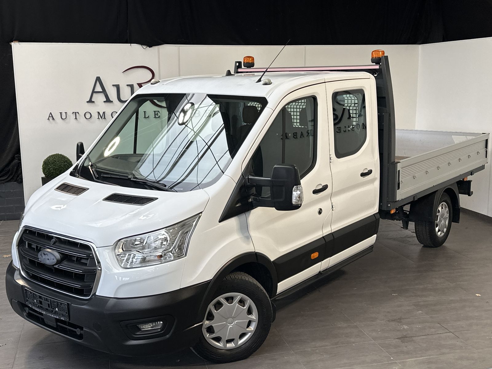 Fahrzeugabbildung Ford Transit 350 L3 DoKa NAV+AHK+CARPLAY+DAB+TEMPOMAT