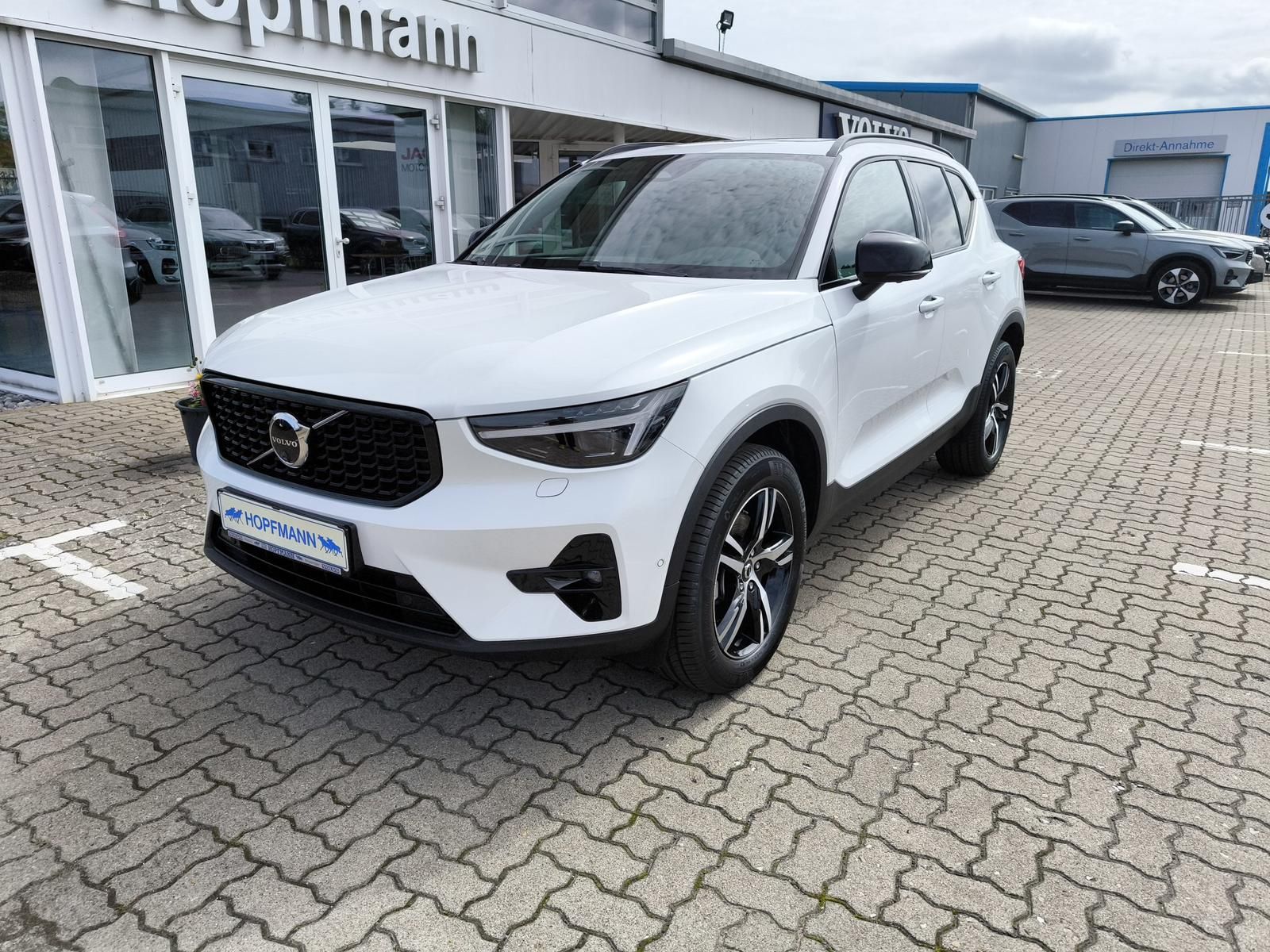 Volvo XC40 B3 Benzin Plus Dark