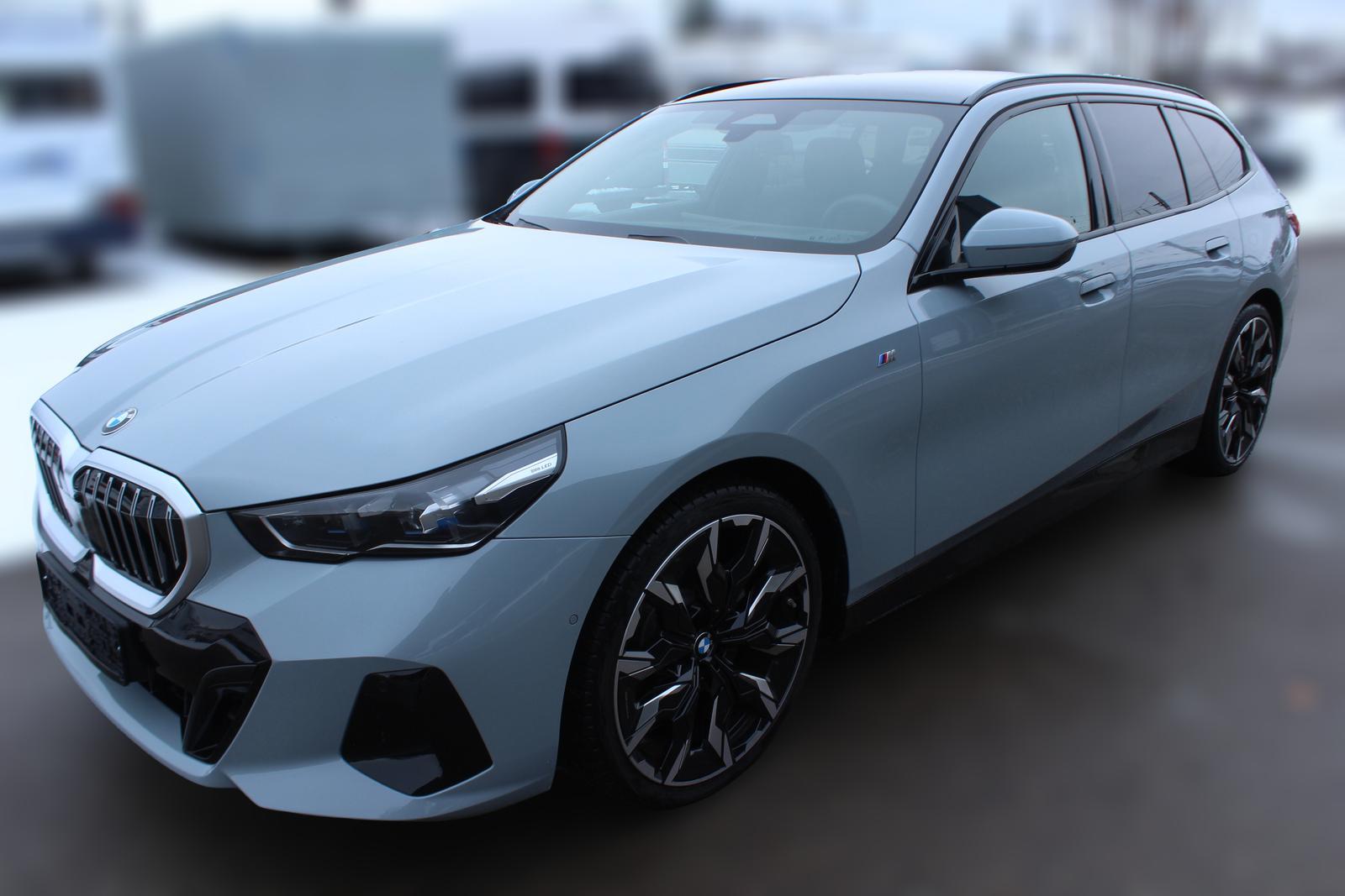 BMW 520i Touring M Sport Pano AHK B&W 21"HUD