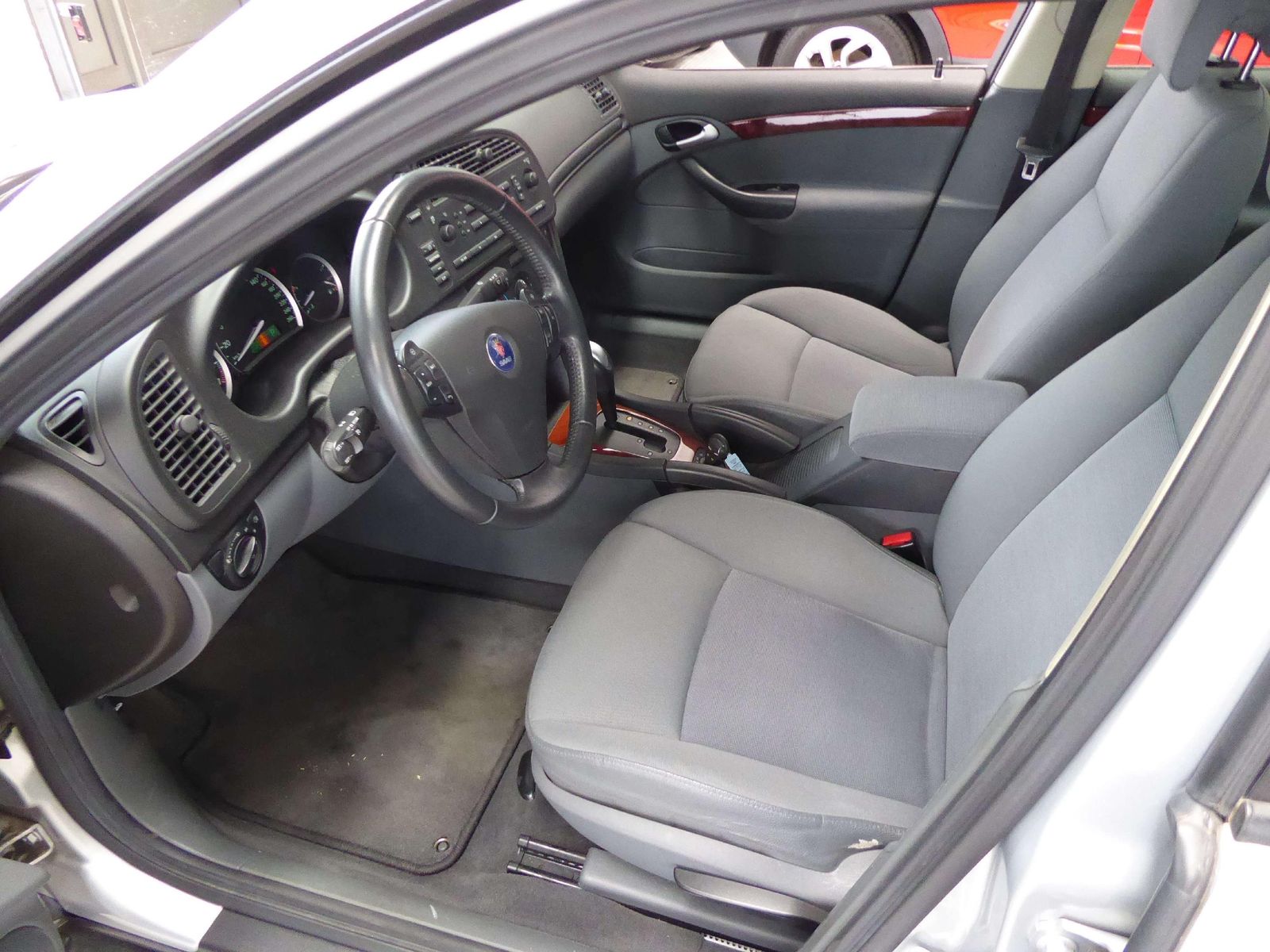 Fahrzeugabbildung Saab 9-3 1.8 t Sport-Kombi Aut. Linear, Hirsch Leistu