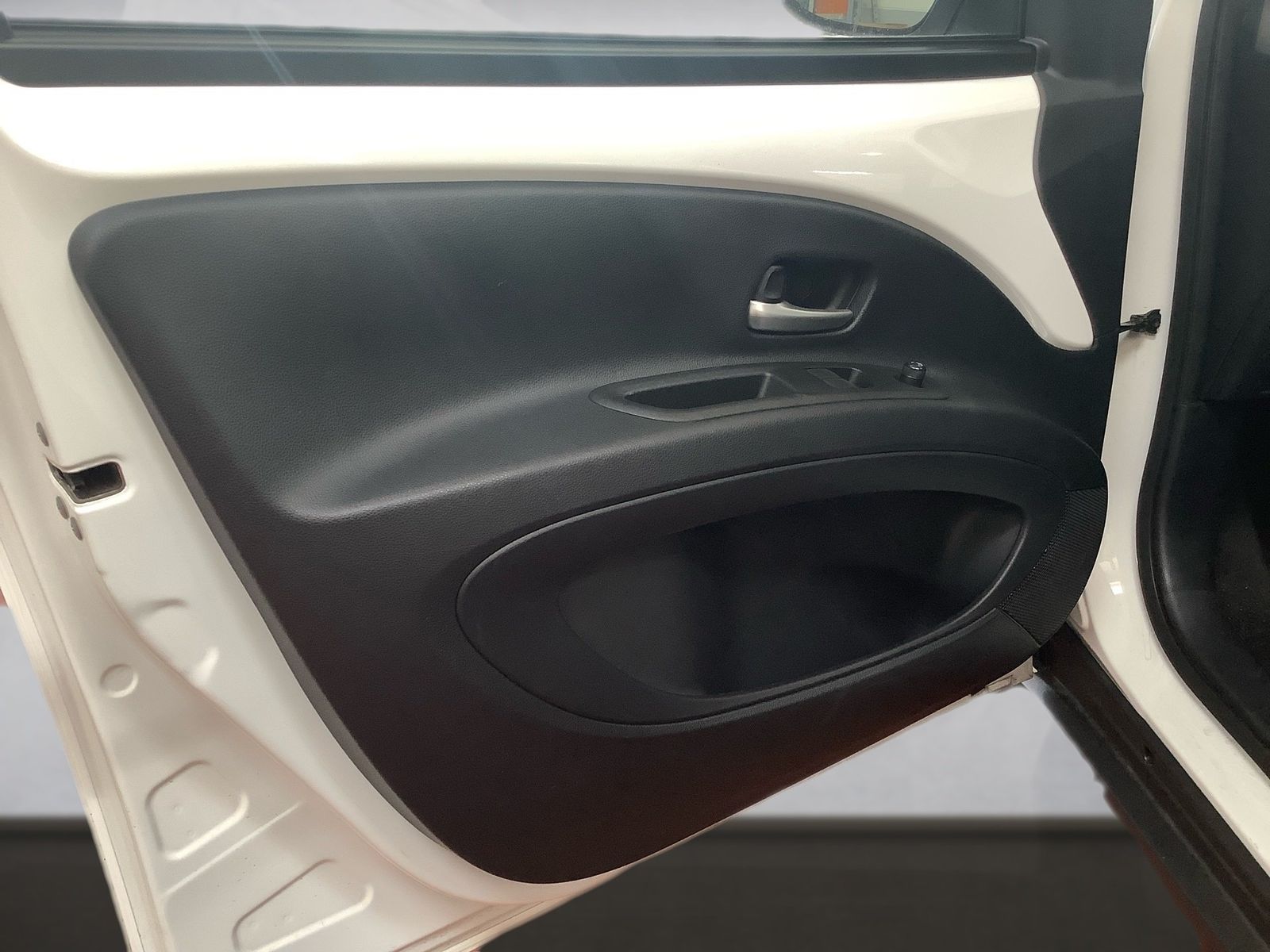 Fahrzeugabbildung Toyota Aygo X 1.0 Business Edition Navi,SHZ,SoundSys,AC