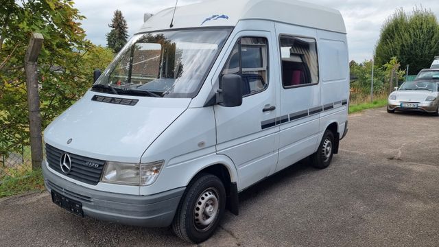 Mercedes-Benz Sprinter 212D Baumgartner 