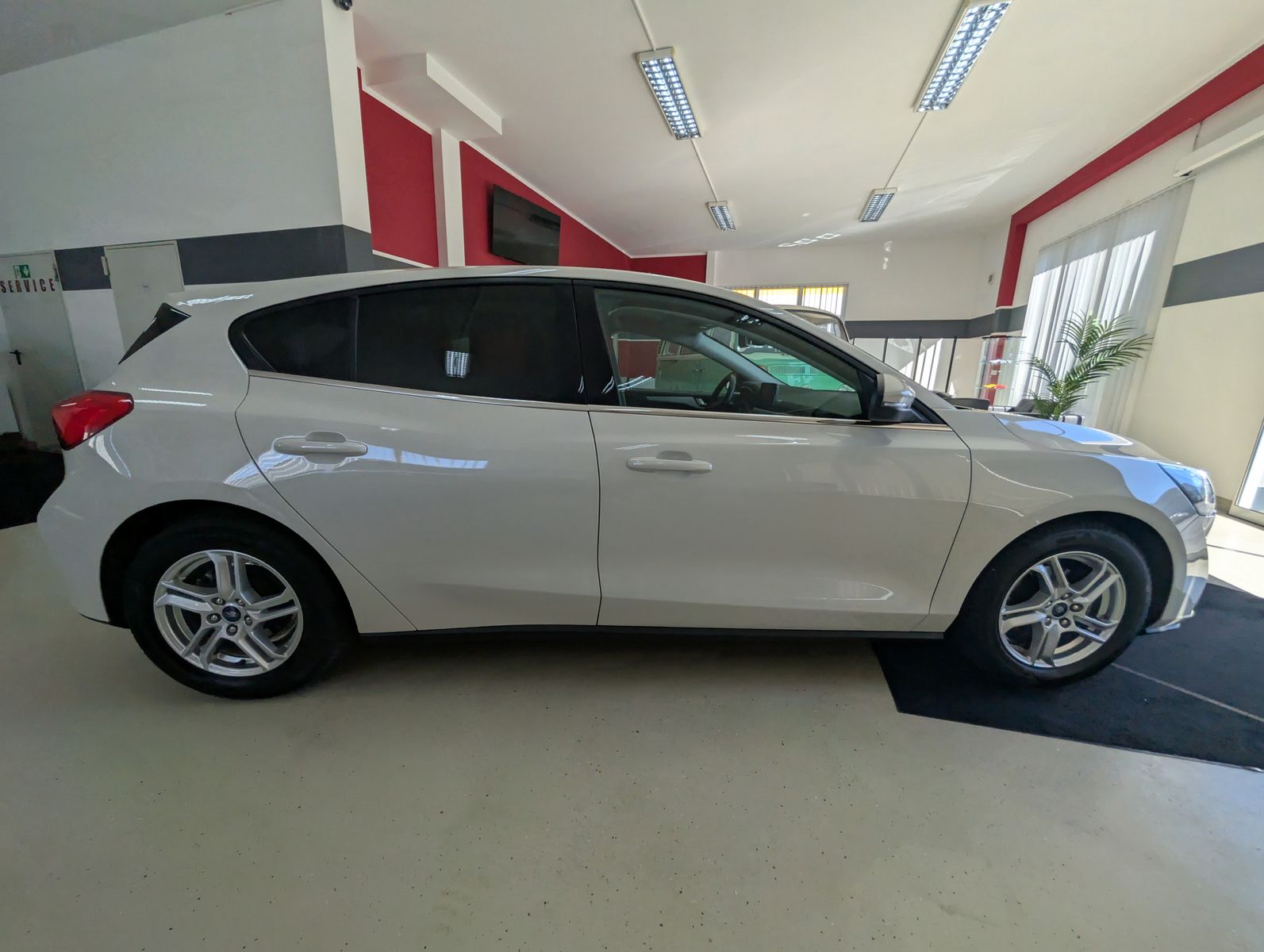 Fahrzeugabbildung Ford Focus Cool & Connect TEMP KAM LED SHZ CARPLAY