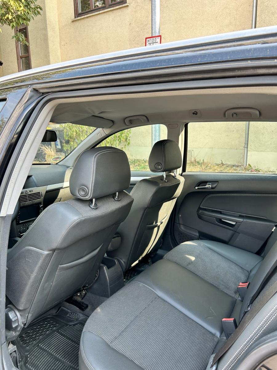 Opel Astra 2006 — photo 11