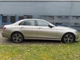 Mercedes-Benz 200 - Mercedes-Benz 200 mit 5 Türen