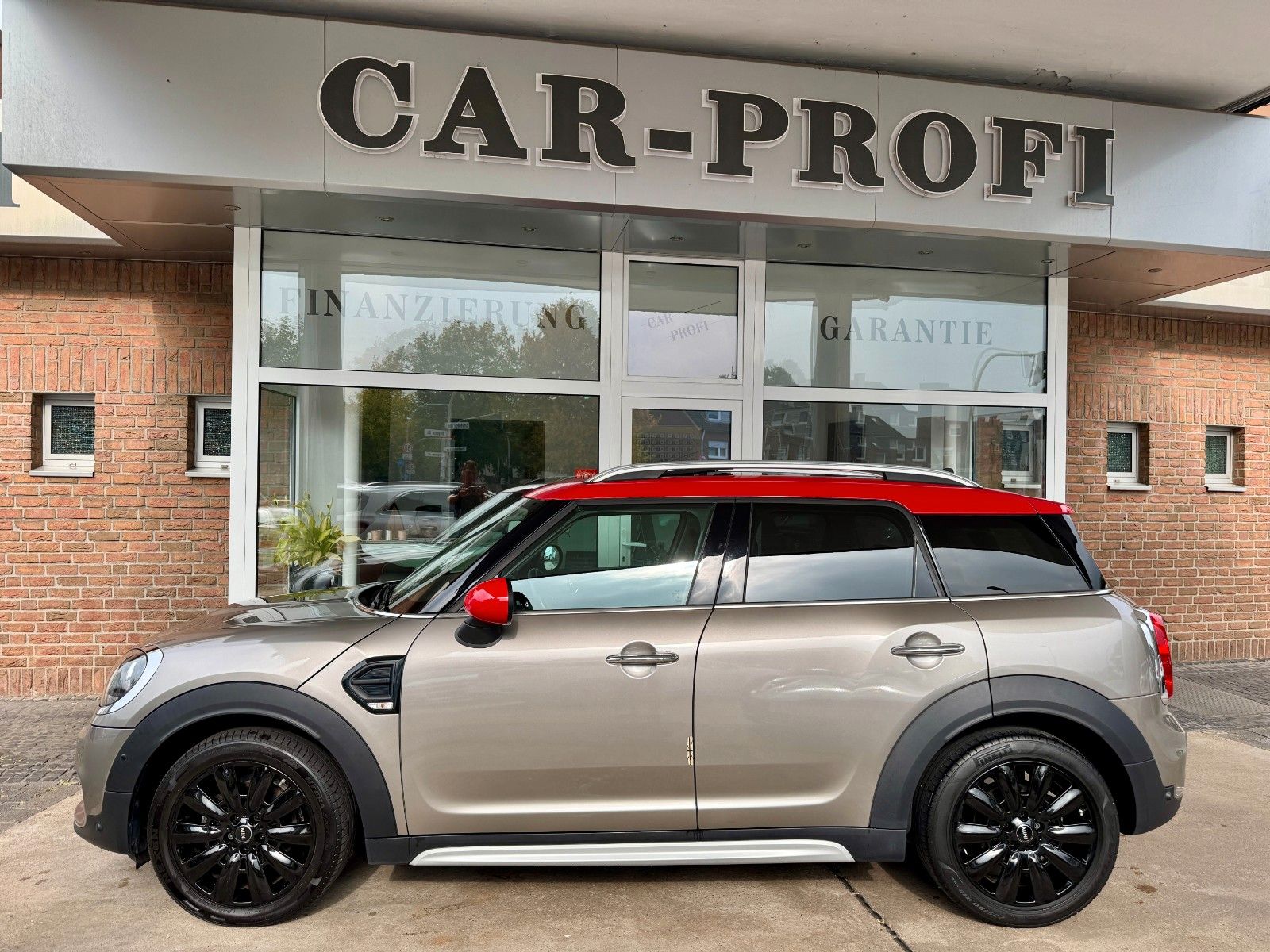 Fahrzeugabbildung MINI Cooper Countryman Autom. Navi/Panorama/1.Hand