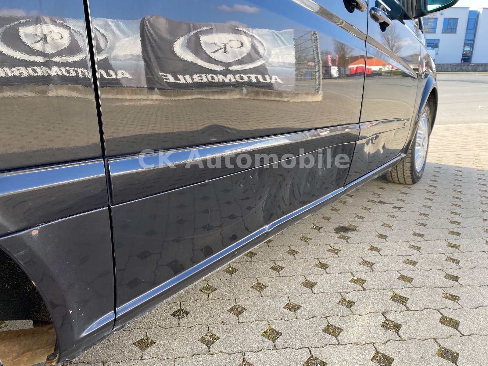 Fahrzeugabbildung Mercedes-Benz Viano 3.0 CDI lang Activity/6 Sitze/Leder/AHK