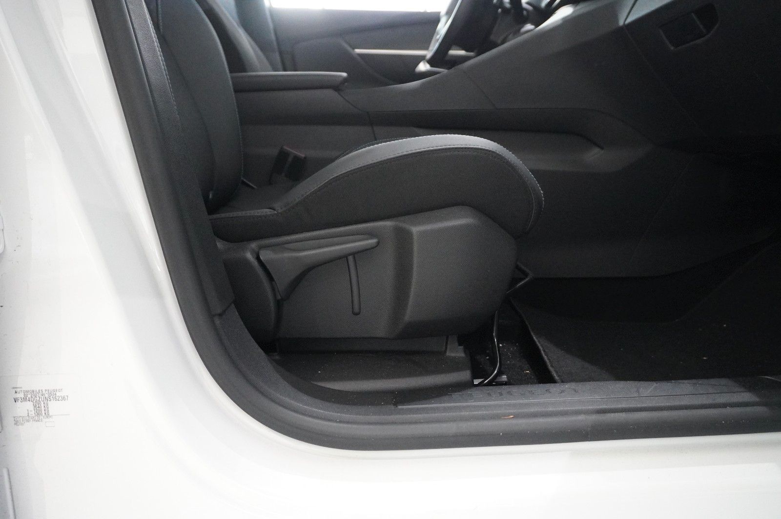 Fahrzeugabbildung Peugeot 3008 Hybrid PHEV ALLURE NAVI/LED/KAMERA/SH/AHK