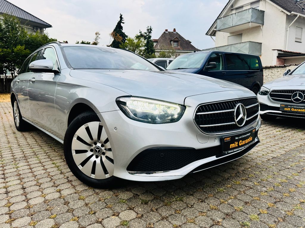 Image of Mercedes-Benz E 220
