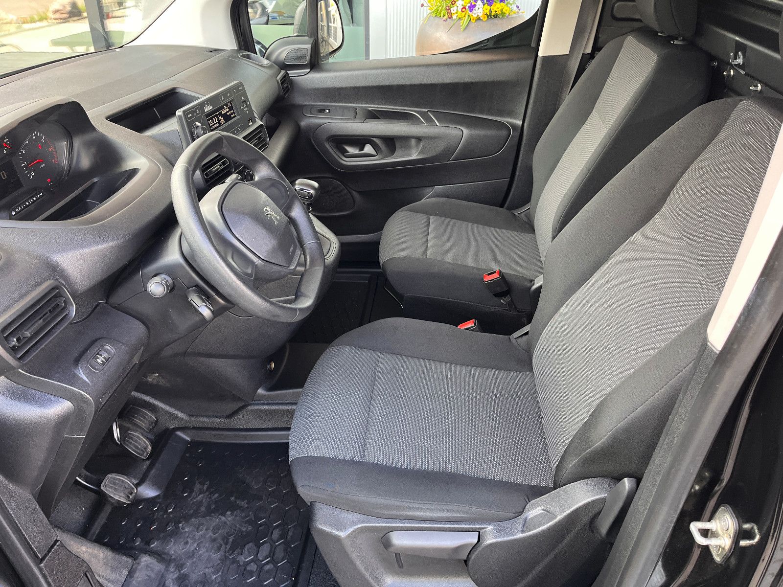 Fahrzeugabbildung Peugeot Partner Premium L2