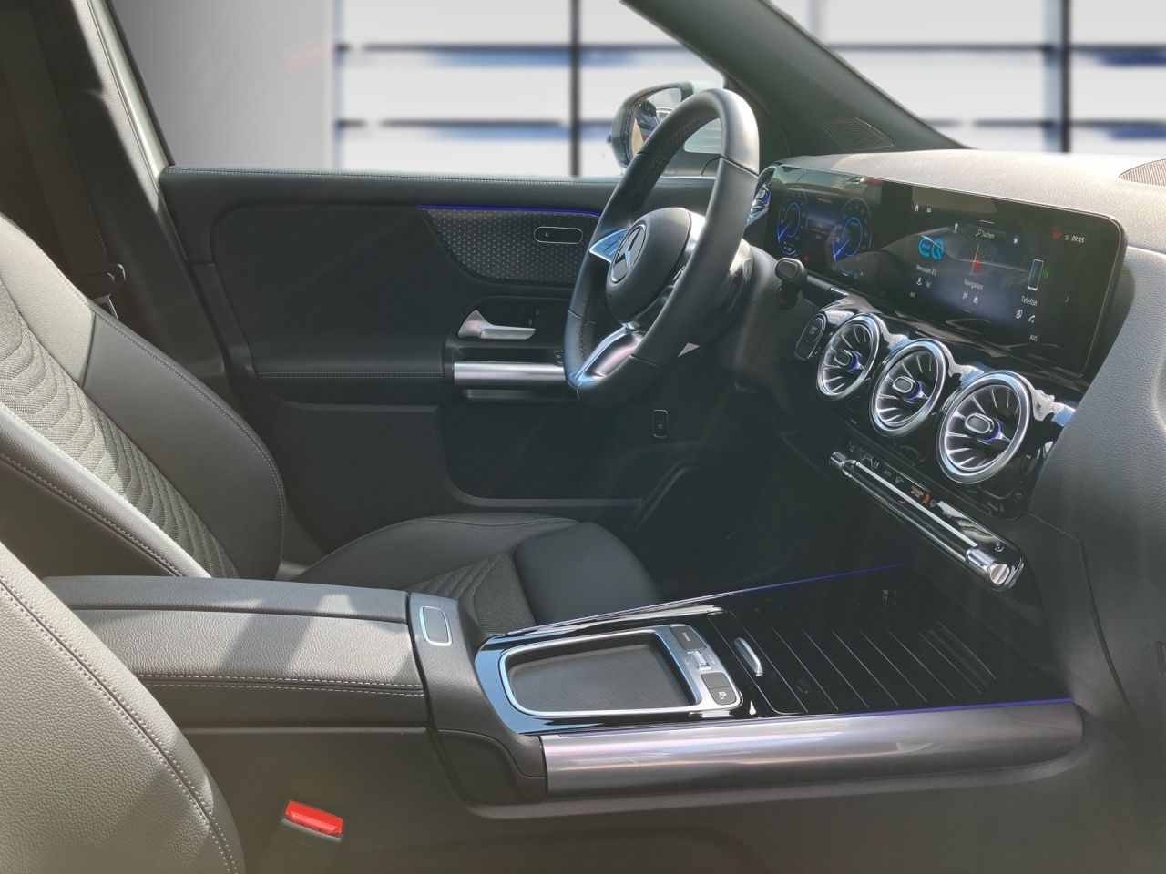 Fahrzeugabbildung Mercedes-Benz EQA 250+ BONUS+PANO+LENKRADHEIZ+KAMERA+