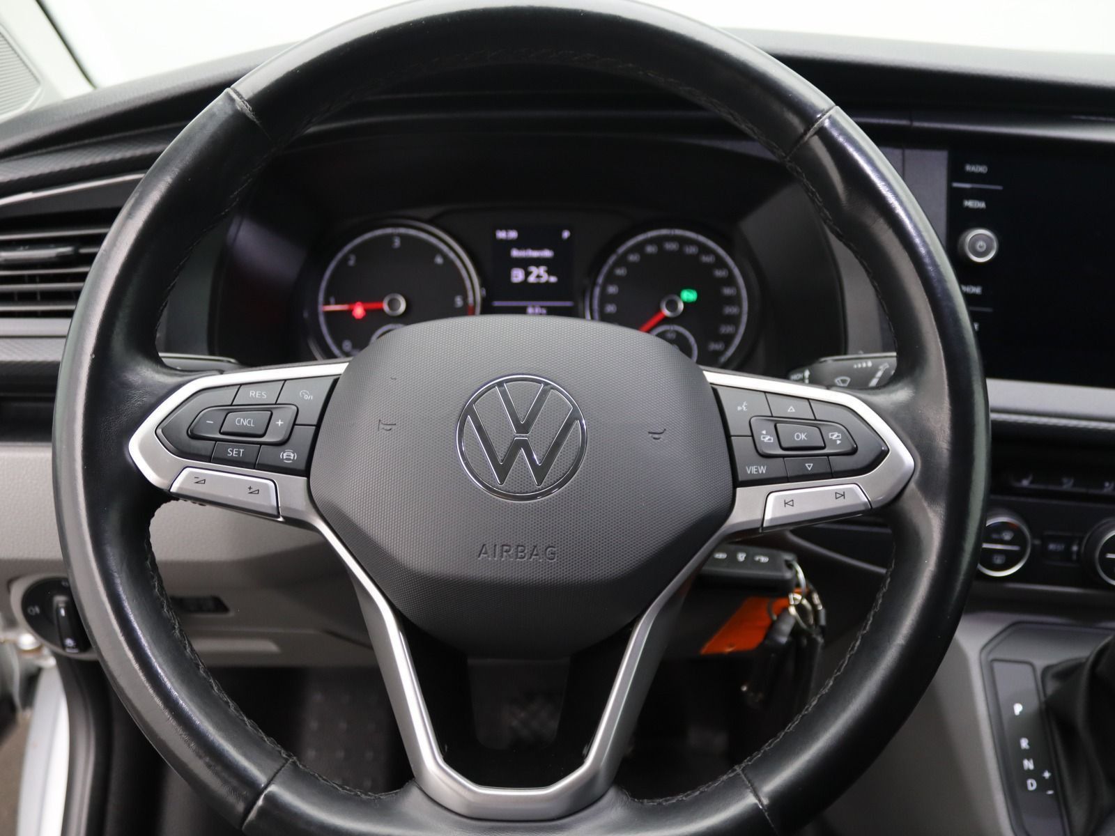 Volkswagen T6 Caravelle - Bild 17